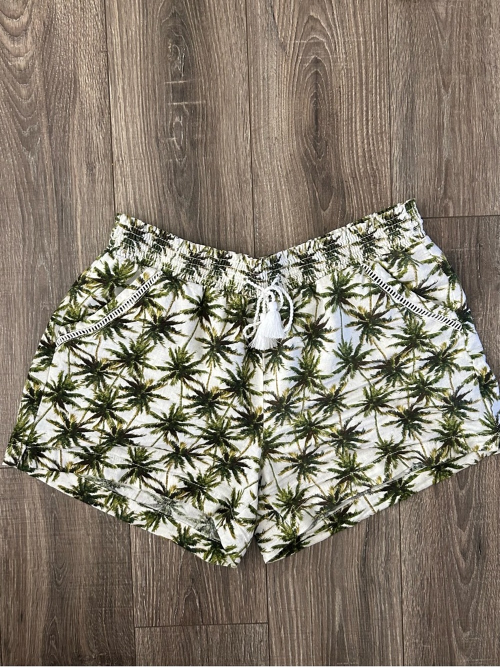Linen Blend Palm Print Women’s Drawstring Shorts - Briggs XL